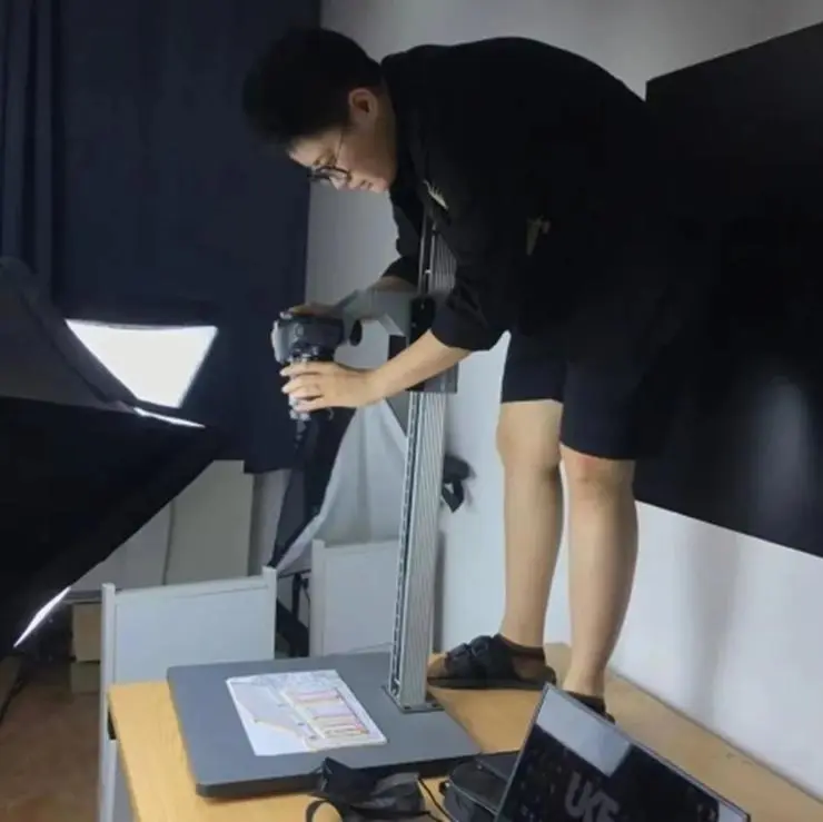 Yang Siqi, BA (Hons) Animation HBU-UCLan alumna, working in her studio