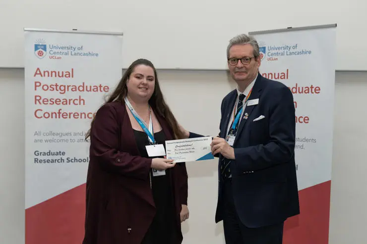 Cheryl Underhill (left), Oral presentation 1st Prize winner