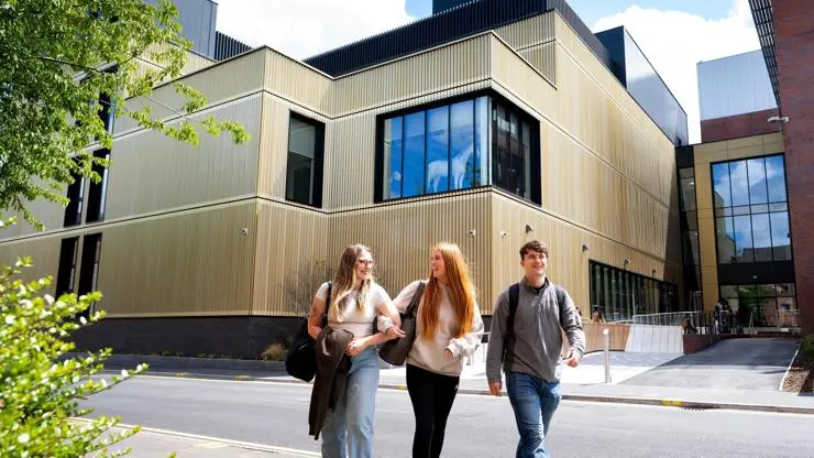 School of Veterinary medicine with students walking outside