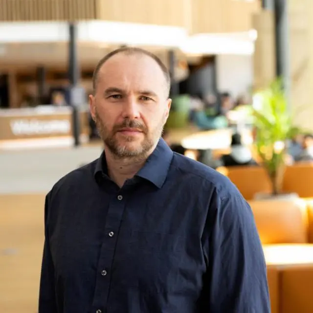Headshot of Dr Martin Bateman