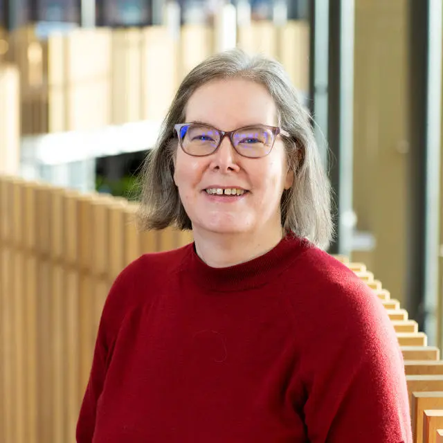 Headshot of Alison  Robinson