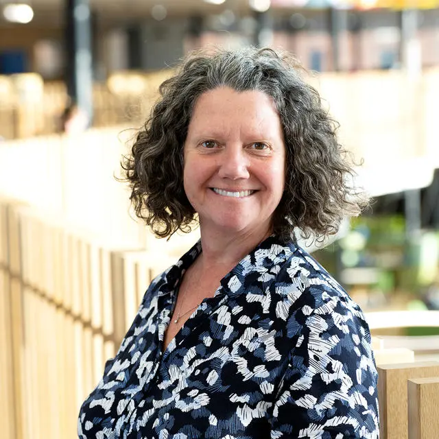 Headshot of Dr Amanda  Ross