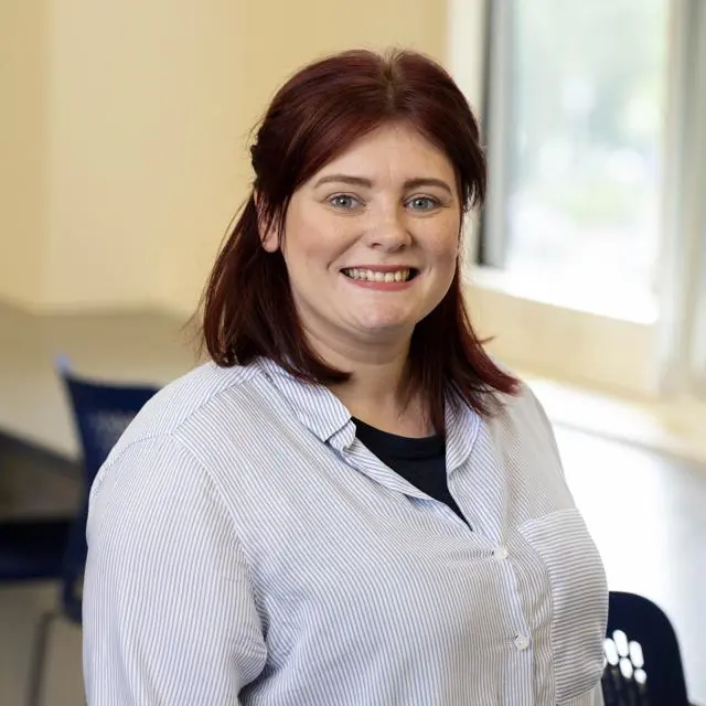 Headshot of Lyndsay Cooke