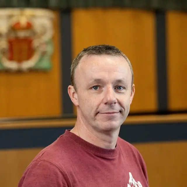 Headshot of Dr Paul Hargreaves