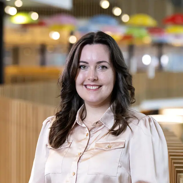 Headshot of Dr Shelley Byrne
