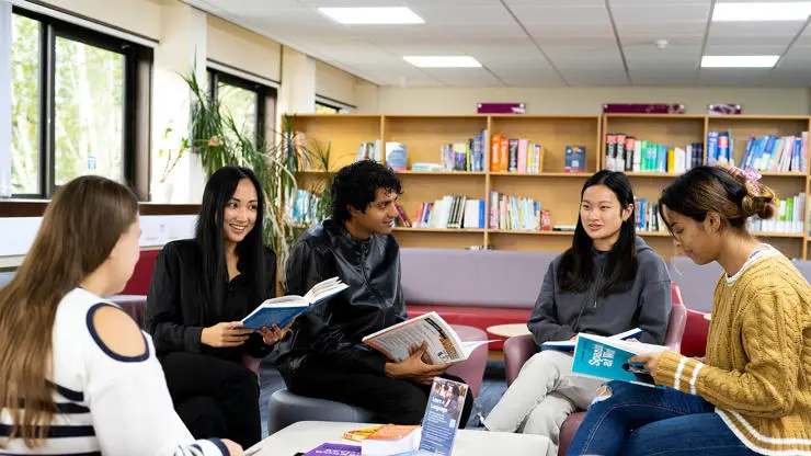 Maya worked as a Language Assistant in the Worldwise Learning Centre helping students to develop their German language skills. 