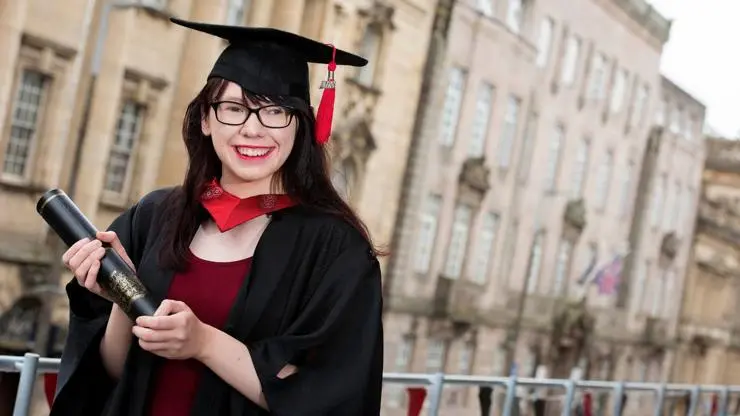 Bethany Packwood, BA (Hons) British Sign Language and Deaf Studies graduate