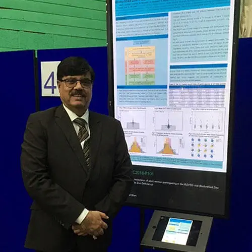 Dr Mukhtiar Zaman presenting at Nutrition Society Summer Conference