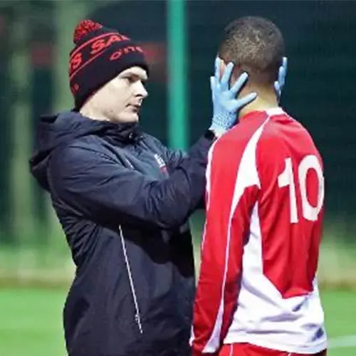 Thomas Jones (left)