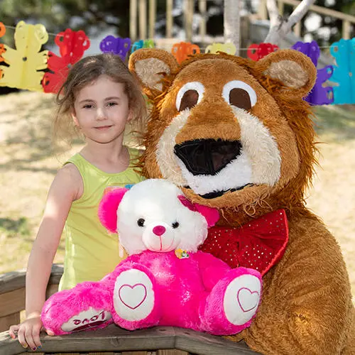 Lillia Ferraz with Ted