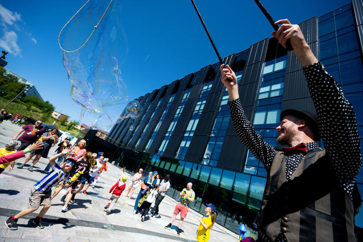 Lancashire Science Festival public 1 bubbleman
