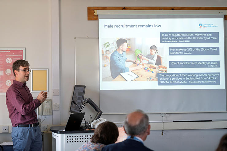Steve Whiley, Future Student Marketing and Content Officer, opened the tour with a workshop. 